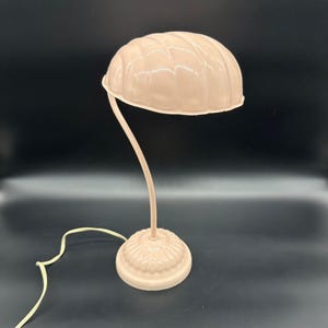 Vintage Desk Lamp Pink Hollywood Regency Coastal Scallop Shell Nautical Beach