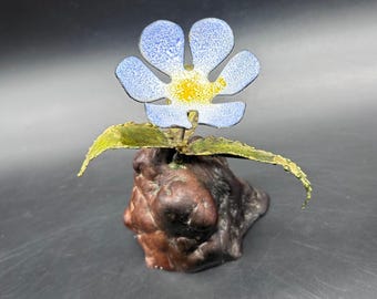 Vintage Miniature Porcelain Waterlily Lily Pad Figurine Blue