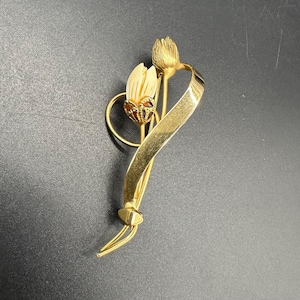Vintage Floral Brooch Pin Tulip Flowers Gold Tone Cottagecore 1980s Retro