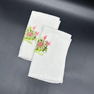 Vintage Hand Towels Pink Daisy Flower Power 1970s Terrycloth Cotton Set of Two