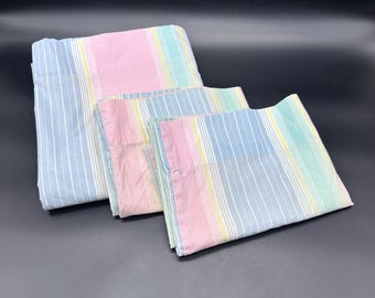 Zestaw poszewek na poduszki w pełnym rozmiarze w pastelowym tęczowym kolorze, pani Pepperell, USA