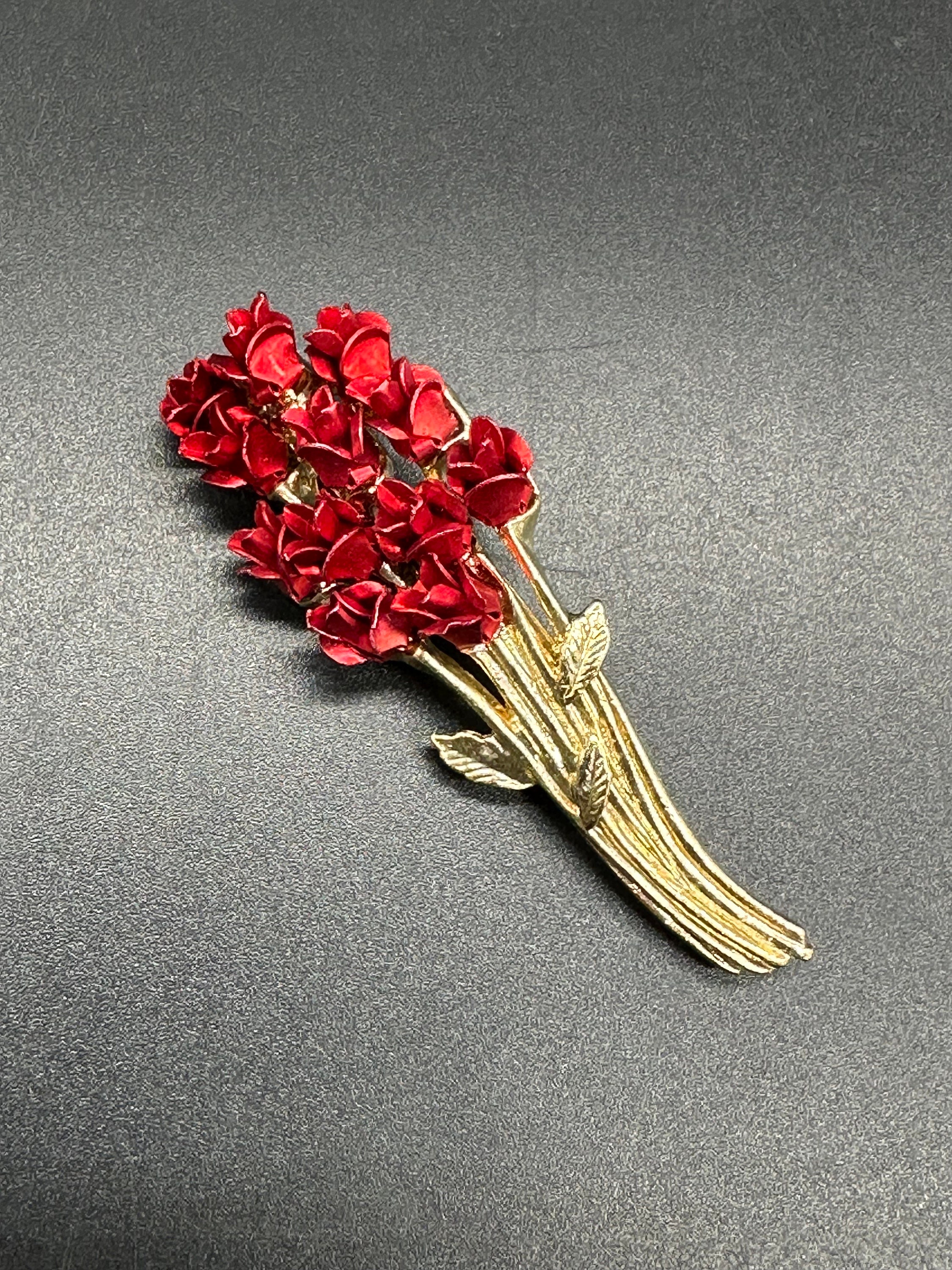 Vintage Brooch Pin Red Rose Bouquet 3D Signed DM 97 Flowers