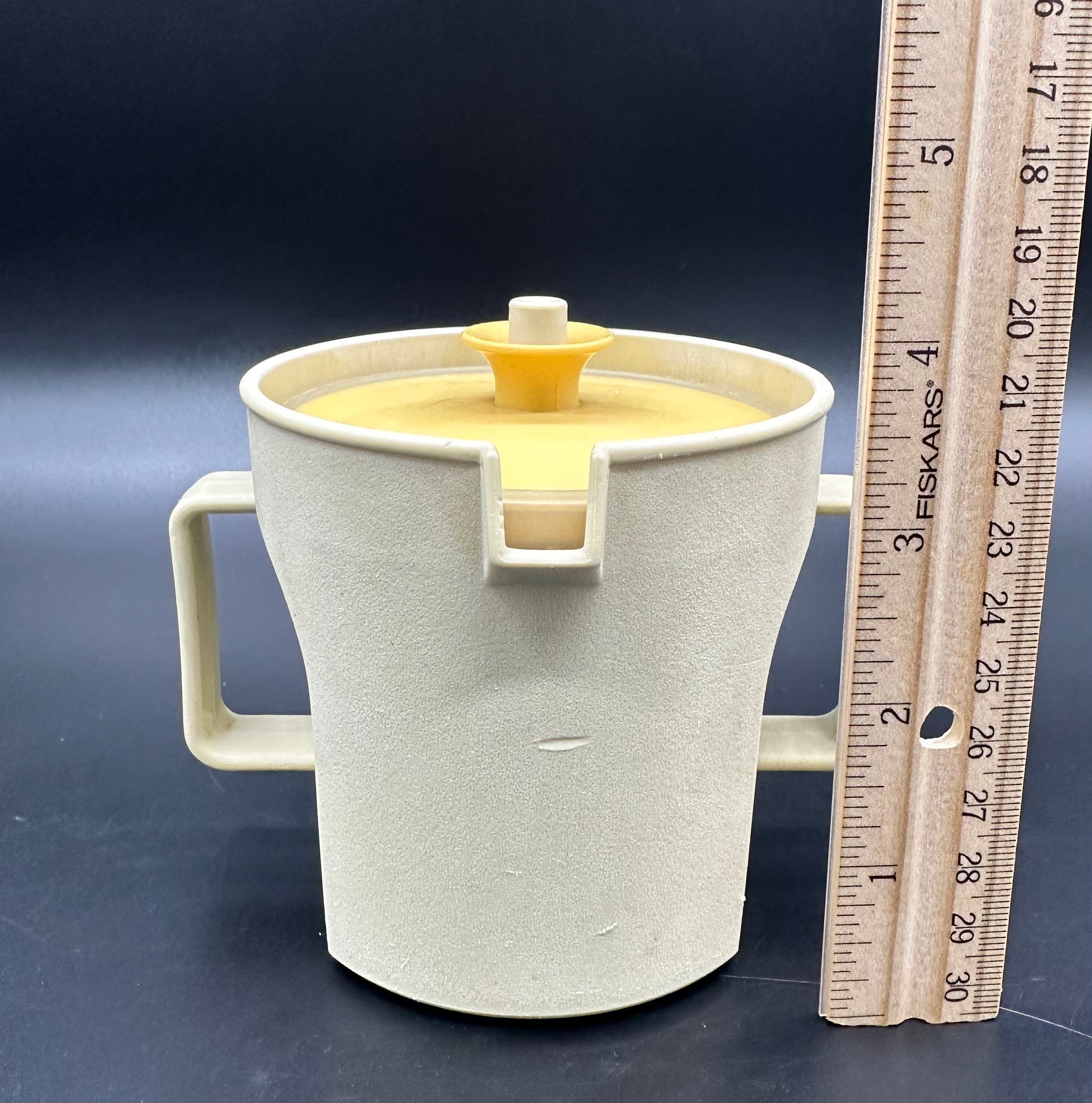 Tupperware Yellow gold Creamer Container with Flip Up Lid 574-12 Vintage