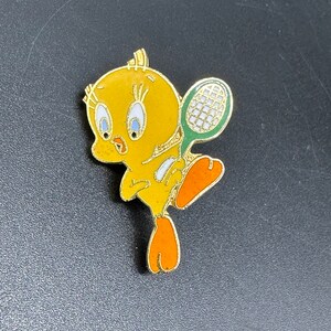 Tweety bird store tennis shoes