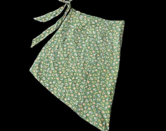 Vintage Floral Apron Green Daisy Flowers 1970s Cotton Pocket Yellow Orange READ