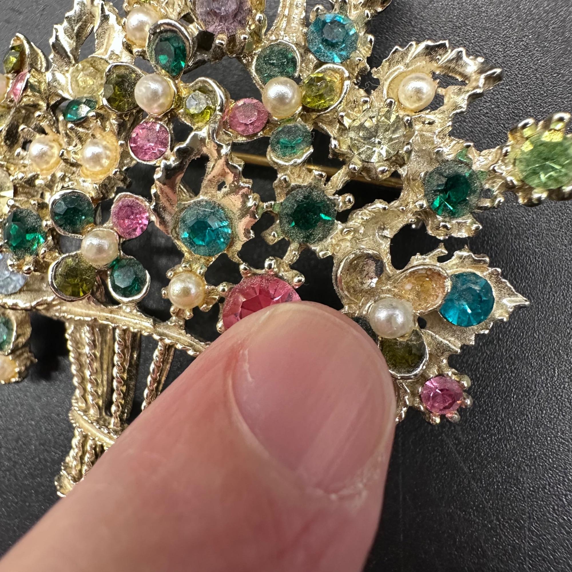 Broche Vintage – Petit Panier En Osier Avec Perles Fantaisie