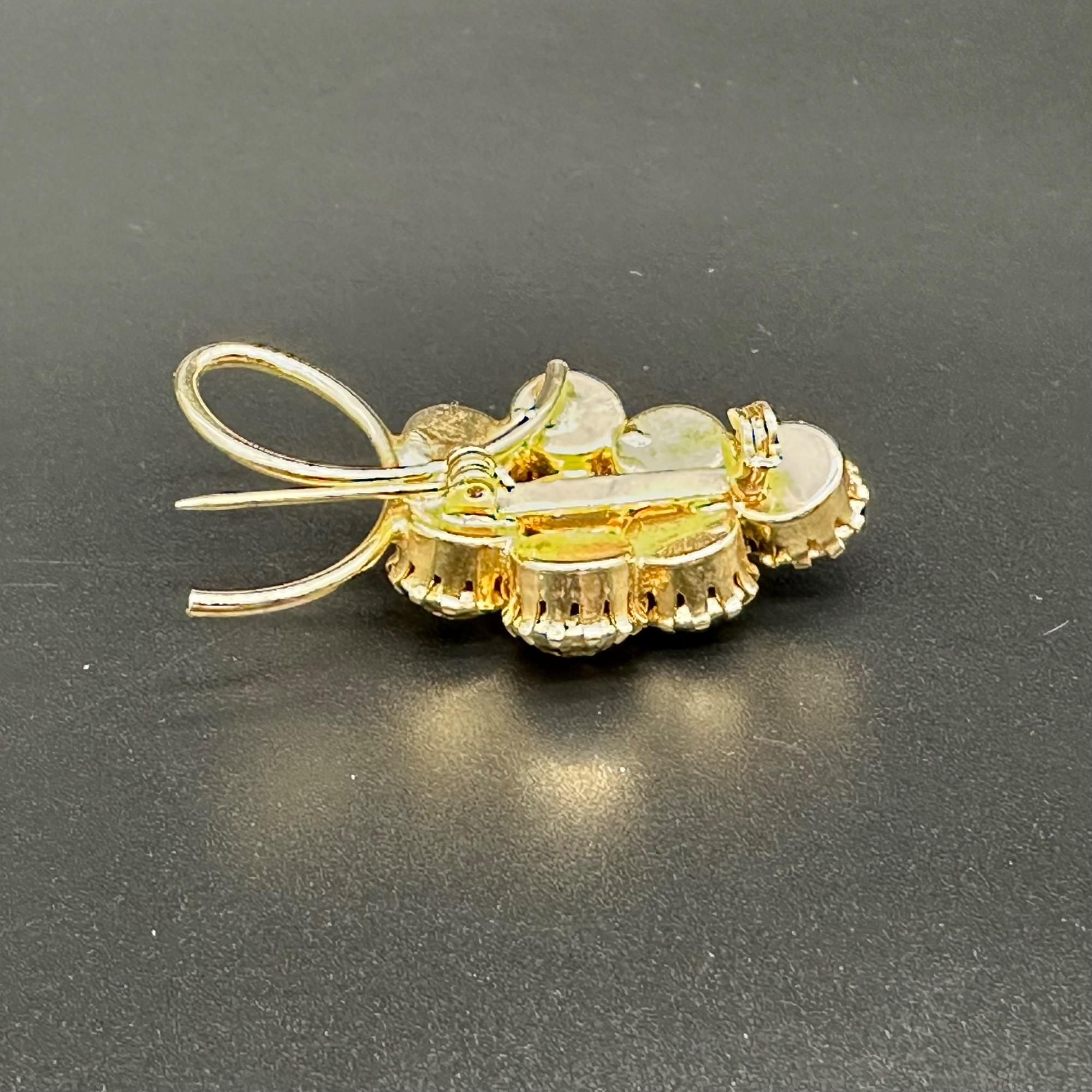 Broche Grappe De Raisin Métal Doré Avec Perles Blanches Et Strass - Neuve Sans Emballage
