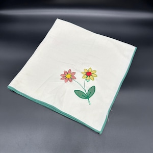 Vintage Tablecloth Handmade 1950s Daisy Flower Applique Small Square Green Floral