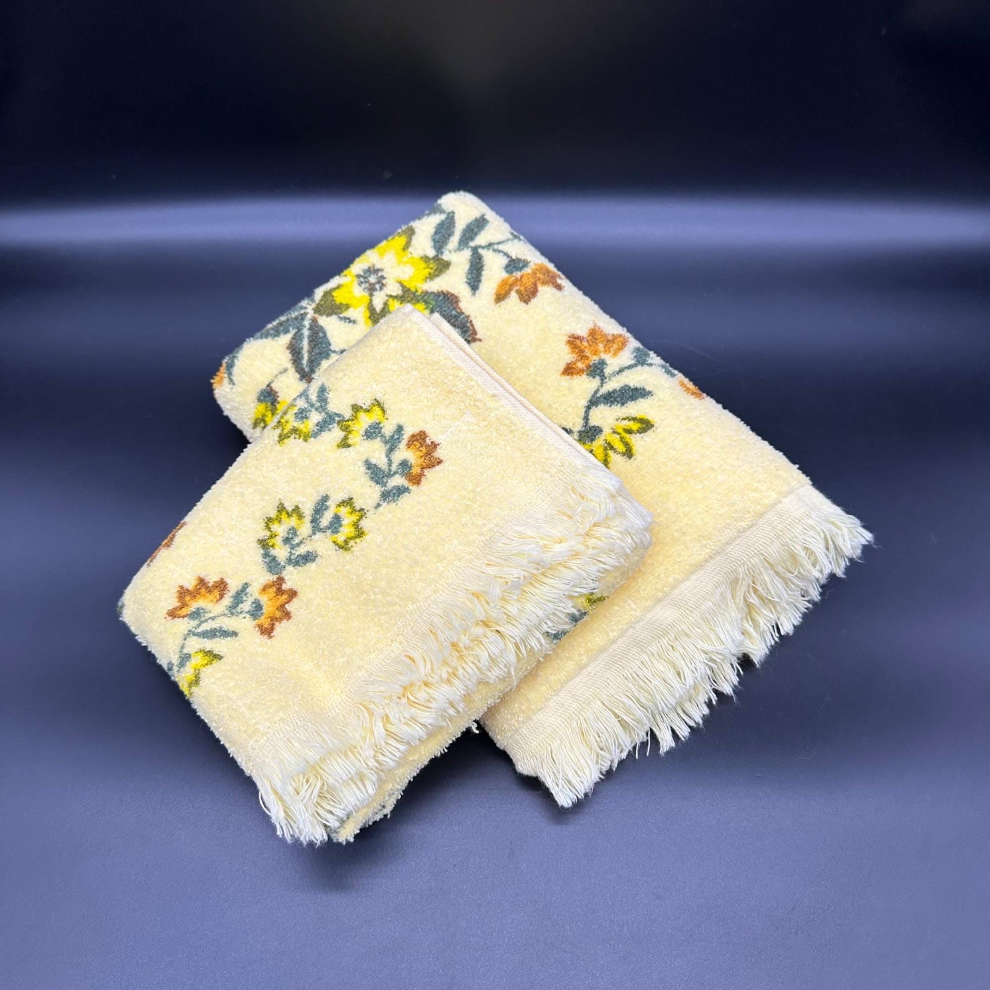 Vintage Bath Hand Towel Set Dundee USA Floral 1970s Yellow Orange