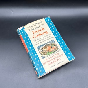 Vintage Cookbook Mastering the Art of French Cooking Julia Child 1961 Dust Jacket Hardcover