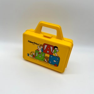 Vintage Fisher Price 1979 Lunch Box ABC Plastic Yellow Crayon Storage Rainbow