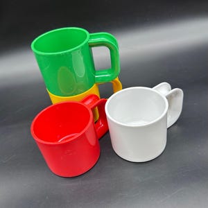 13 oz drinking glasses Mitbak 13- oz Colored Highball Glasses (Set of 6) | Lead Free Drinking Glasses Tumblers for Mixed Drinks, Water, Juice beer, cocktail