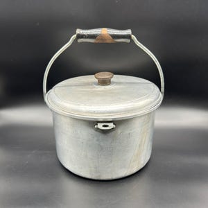 Vintage Aluminum 8 Quart Pot Lid Wood Handle Maid of Honor 1950s Cookware Retro Kitchenware