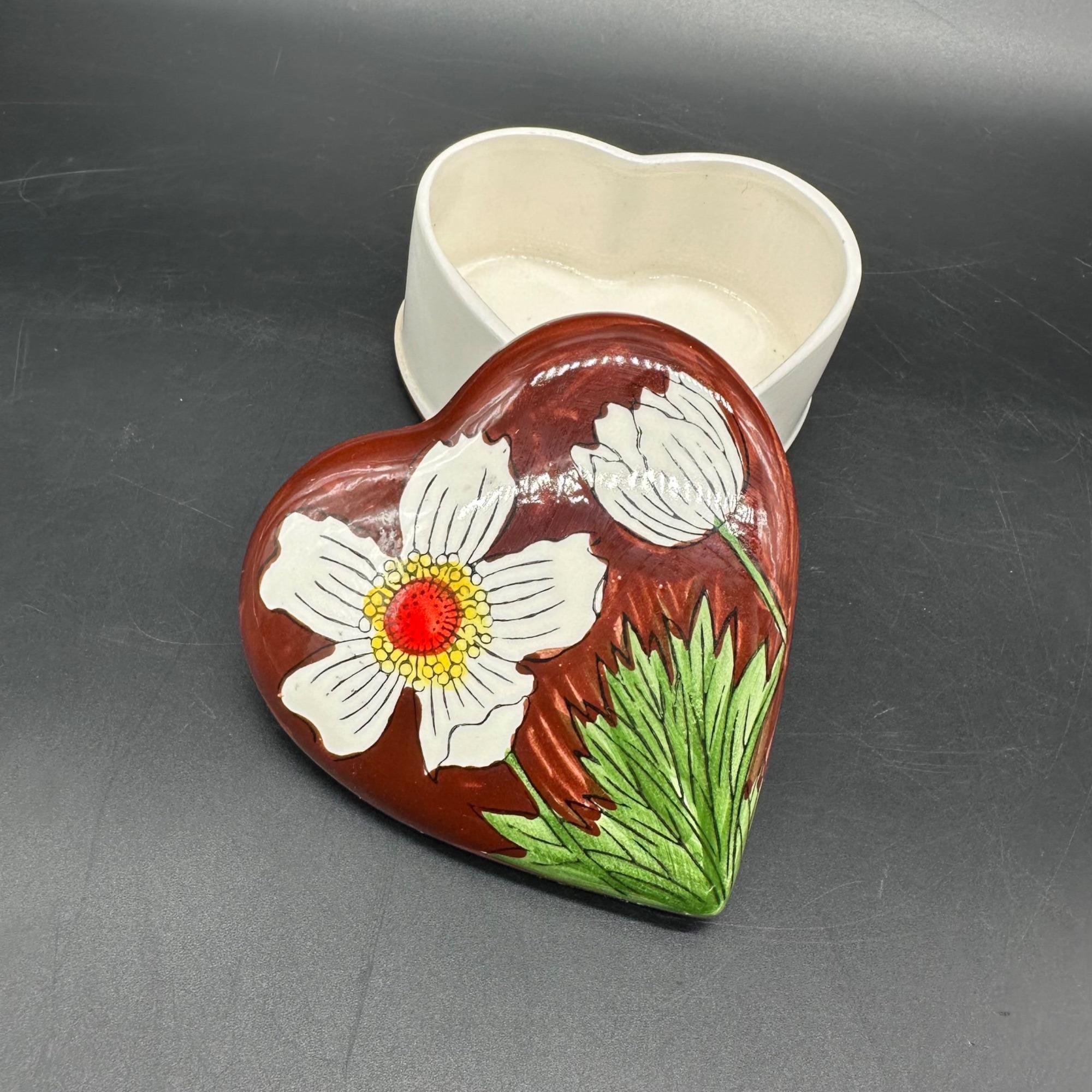 Vintage Heart Shaped Floral Trinket Box Japan 1970s Ceramic Daisy