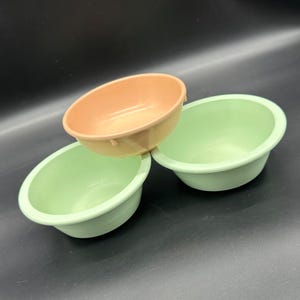 Vintage Melamine Bowls Pink Green Melmac Mid Century Kitchen USA Arrowhead Dallas Ware