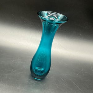 Turquoise Blue Bud Vase Blown Glass Handmade Floral Decorative Centerpiece