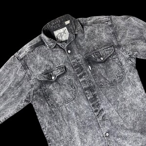 Koszula vintage z lat 80. z długim rękawem i guzikami w kolorze szarym Hong Kong