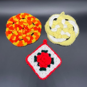 Vintage Pot Holders Crocheted Yarn 3D Rose Triangles Trivets