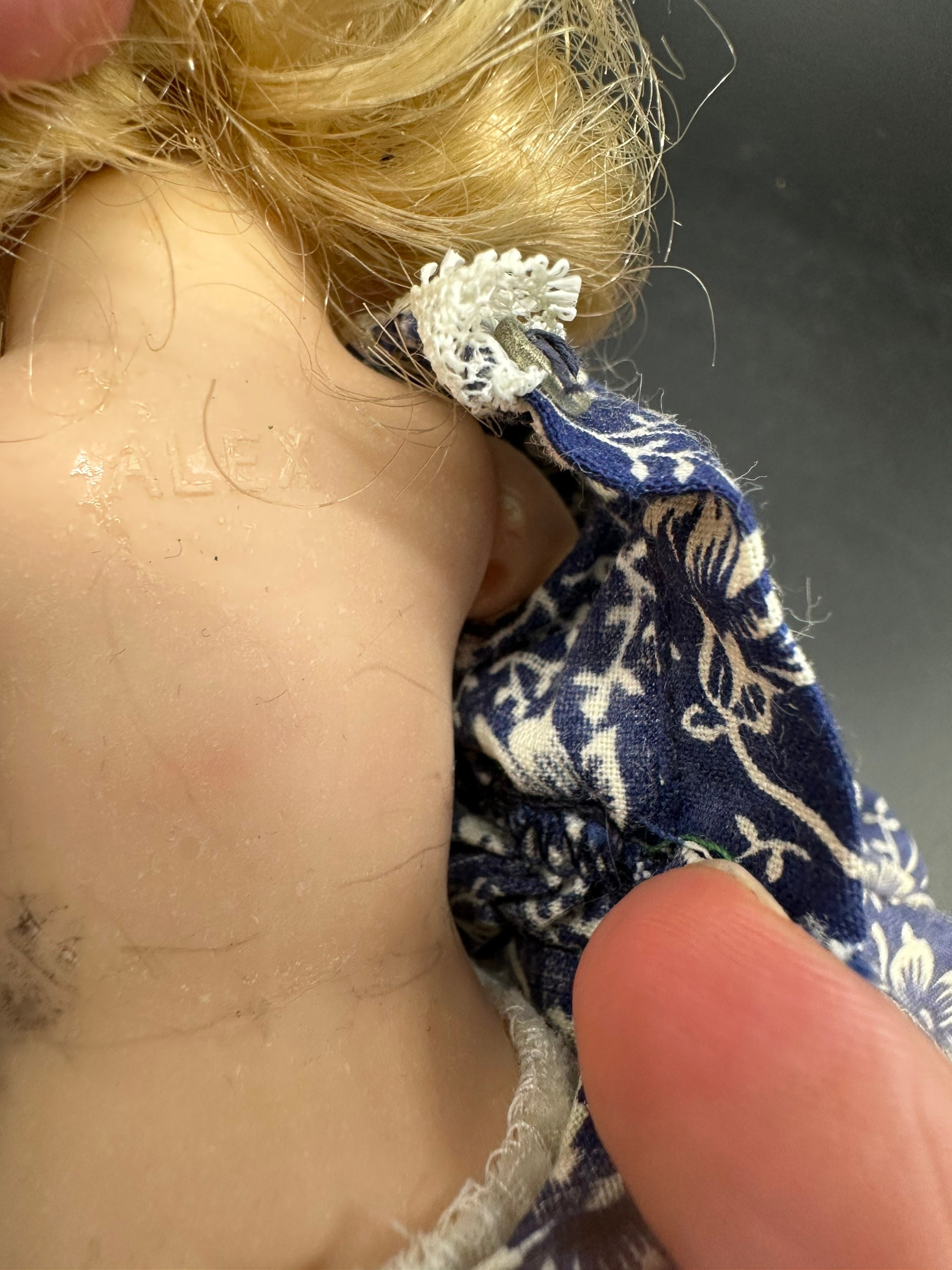 ヴィンテージ ドイツ マダム アレクサンダー 人形 アレックス 眠そうな