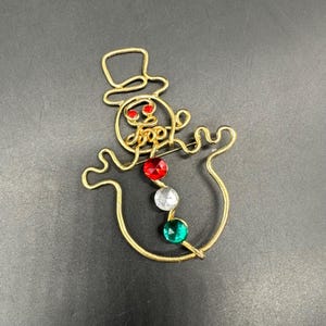 Vintage Snowman Brooch Pin Gold Tone Wire Red Green White Retro Christmas Jewelry