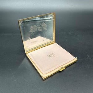 Vintage Peqi Paris Gold Tone Makeup Compact Mirror Retro Vanity Fashion Accessory
