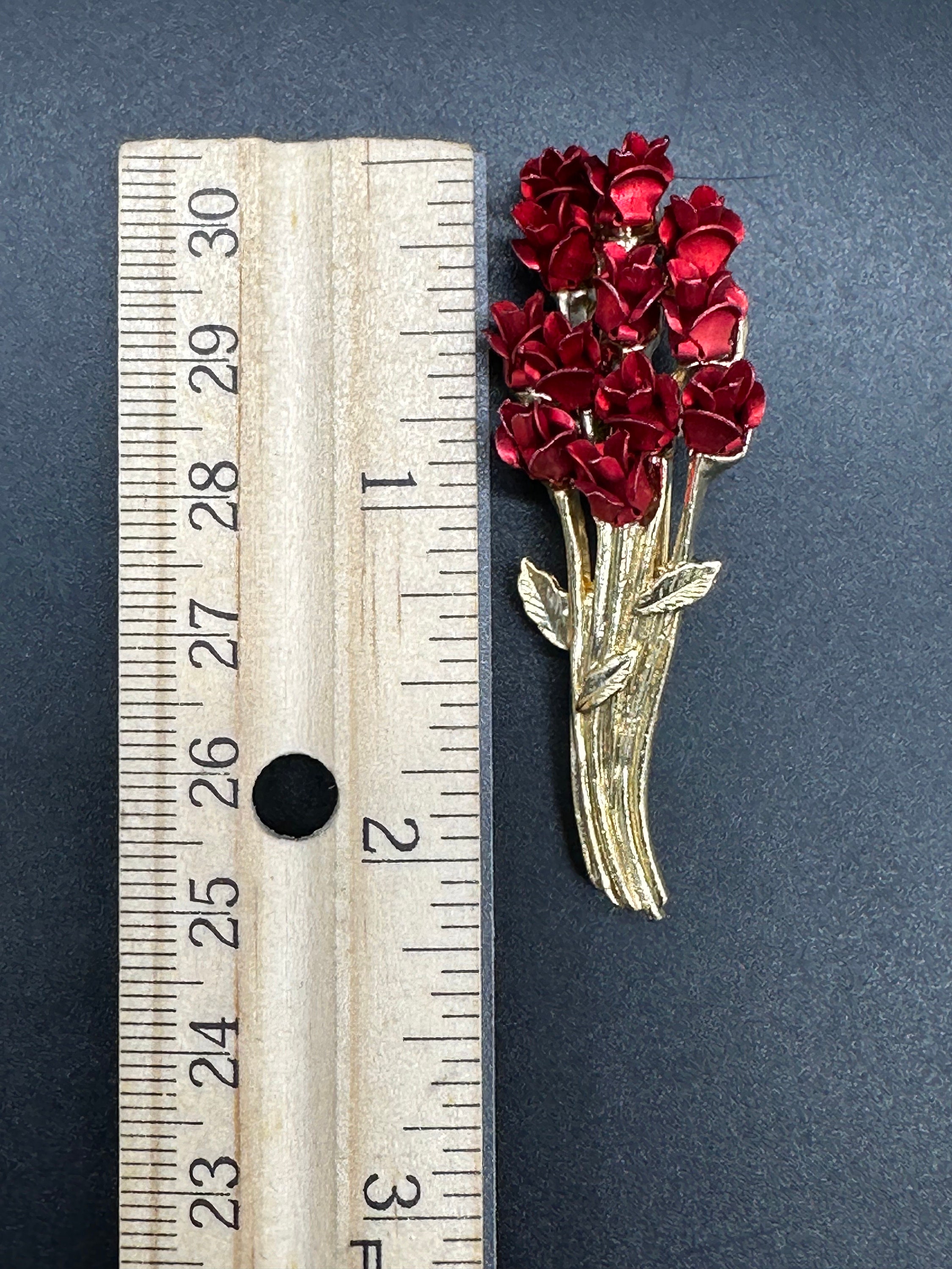 Vintage Brooch Pin Red Rose Bouquet 3D Signed DM 97 Flowers