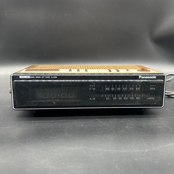Vintage Woodgrain Dual Wake up Alarm Radio Clock Panasonic Model