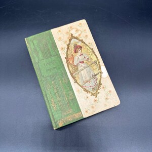 Antyczna książka w twardej oprawie wiktoriańskiej z 1902 r. Lucille Owen Meredith Green Verse Novel