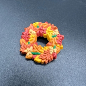 Vintage Pin Brooch 1987 Hallmark Fall Leaf Wreath Autumn Jewelry Plastic Orange Red Yellow
