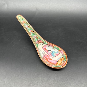 Antique Chinese Famille Rose Soup Spoon Porcelain 19th Century Hand Painted