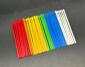 Palillos de cóctel vintage con forma de flecha de plástico arcoíris para cocina, estilo retro de mediados de siglo. Lote de 39 unidades.