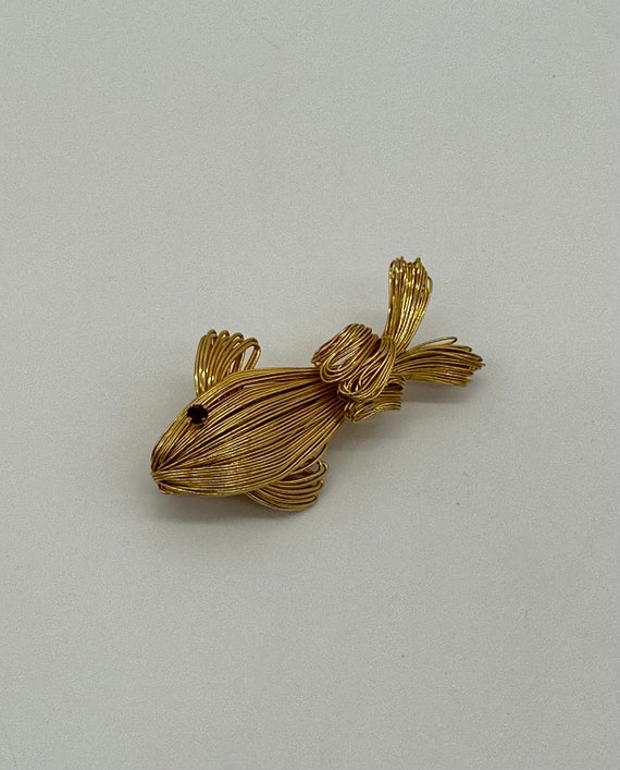 Vintage Brooch Pin Fish Goldfish Gold Toned Wire R