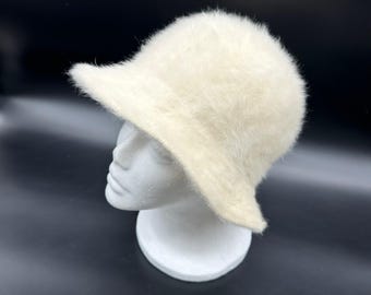 Etmar New York Fuzzy Angora blend White Bucket Hat OS Winter Casual Street Chic Etmar New York Fuzzy Angora blend White Bucket Hat OS Winter  main image 4