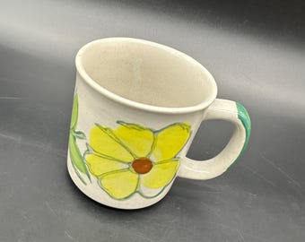 Tasse à café vintage en grès, tasse rétro peinte à la main marguerite florale jaune
