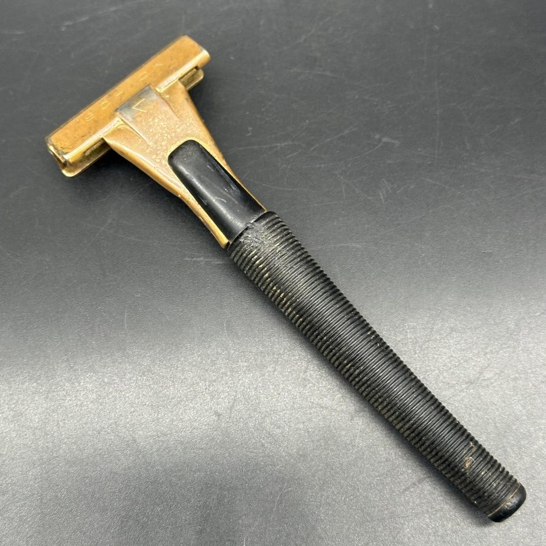 Vintage Schick USA 1960s Mens Razor Retro Bathroom Decor Metal Plastic ...