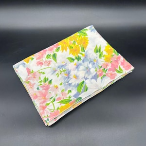 Vintage Floral Pillowcase 1970s Flower Power Tastemaker Standard Pink Purple