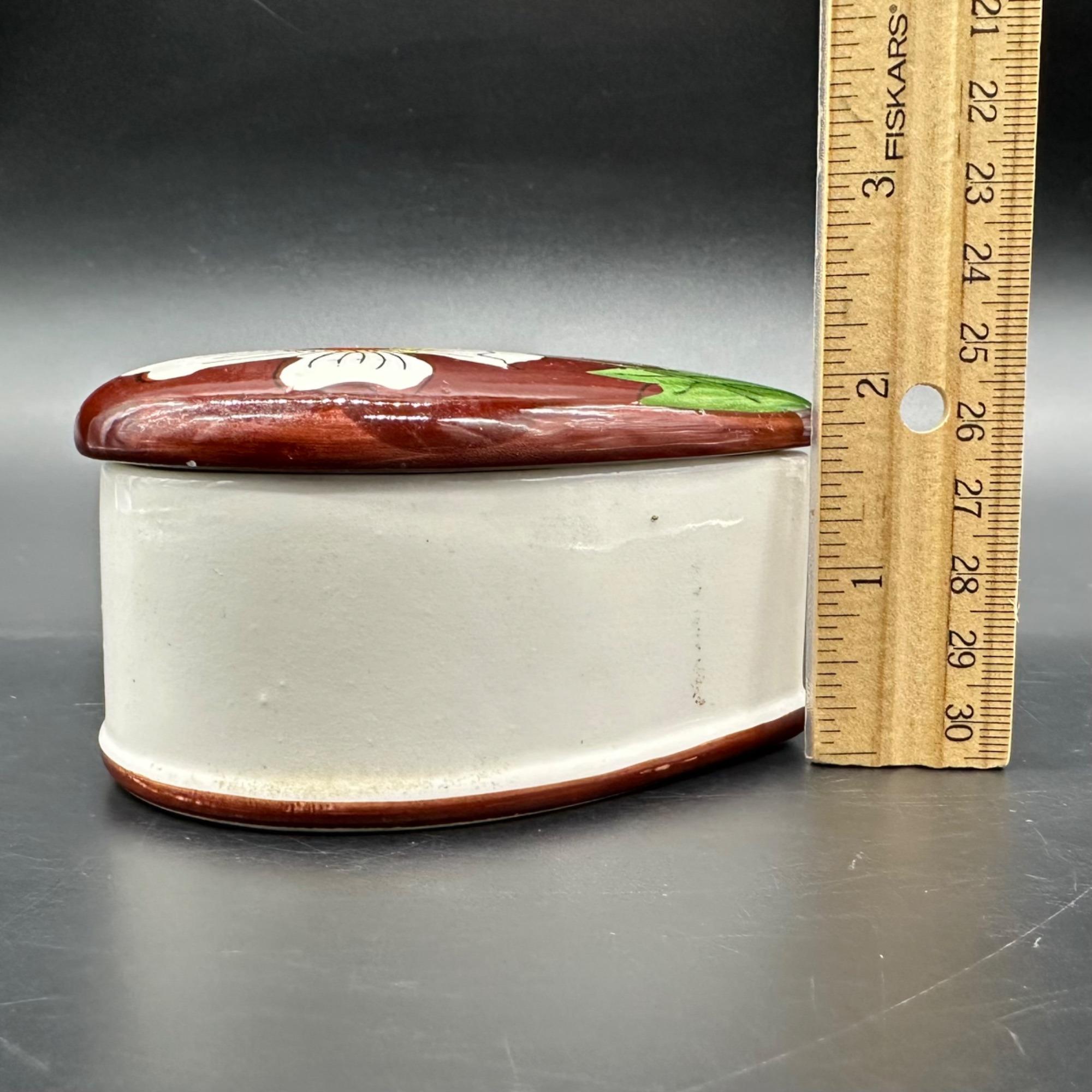 Vintage Heart Shaped Floral Trinket Box Japan 1970s Ceramic Daisy