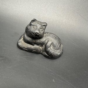 Vintage Black Cat Cast Iron Figurine Paperweight Retro Laying Kitty Small