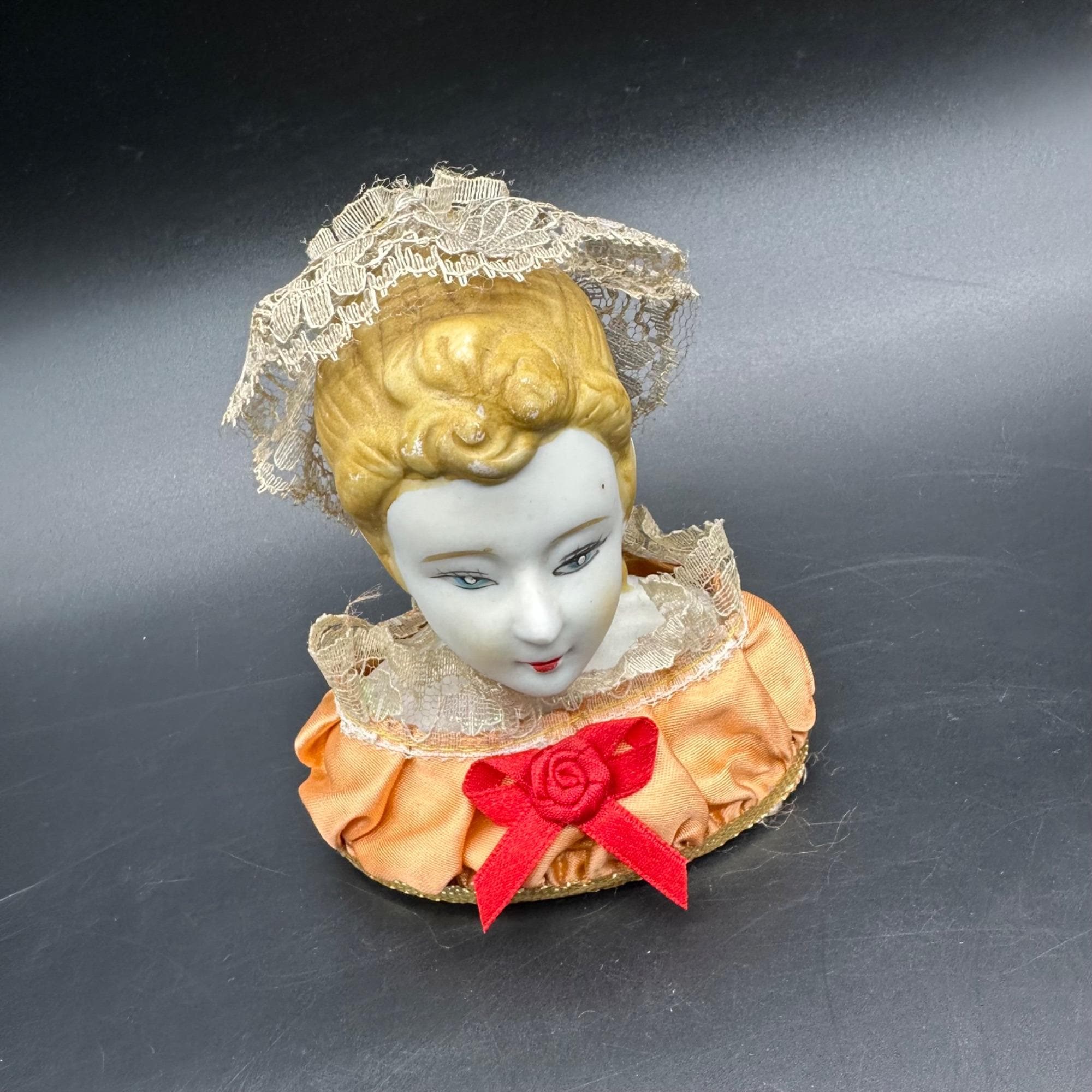 ビンテージlady doll レディドール ミッドセンチュリー ビンテージ雑貨 Vintage Porcelain Half Lady Doll Bust Lace Orange Red Bow Retro