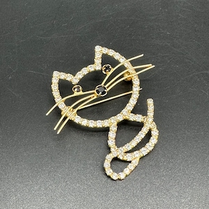 Vintage Brooch Pin Kitty Cat Rhinestone Animal Jewelry Kitschy Gold Toned Metal Wire White Black