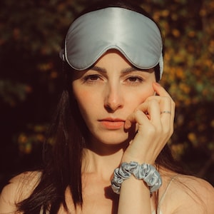 Muraki 100% 22 Momme Mulberry Silk Oversize Eye Mask-Silk Floss filling-Blackout Super Soft Breathable Sleep Mask- Sky Blue