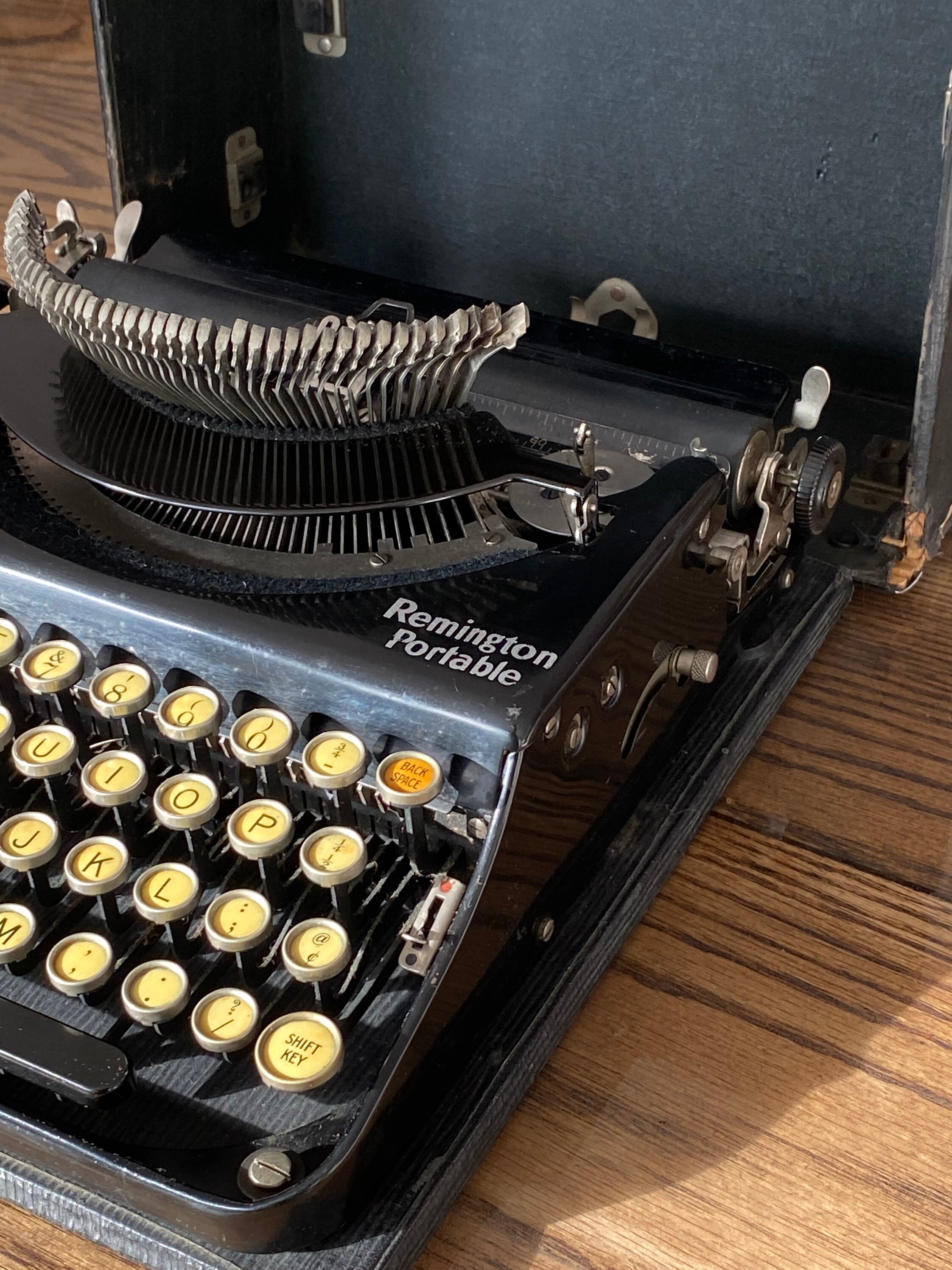 アンティークRemington タイプライター 1921年製レミントンポータブルタイプライター（ケース付き） - Etsy 日本