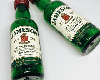 1:12 Maßstab Jameson Whiskey Label auf Einem Glas Bottle Tumdee Puppenhaus Mini 