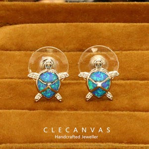 Schildpadoorknopjes, blauwe opaal zeedieroorbellen, nautische grillige sieraden, uniek cadeau voor vrouwen