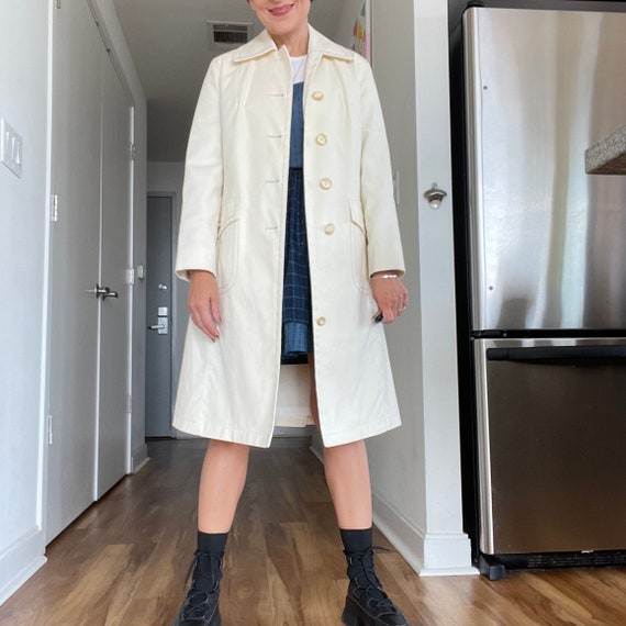 Vintage trench coat Sz Small - Gem