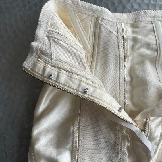 Vintage ivory Girdle  sz XS - image 7