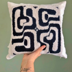 Tufted Pillow Cover, Punch Needle Pillow Cover, Hand Tufted Pillowcase, Cushion Cover, Fun Home Decor, Black and white pillowcase