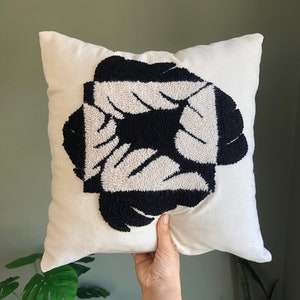 Tufted Pillow Cover, Punch Needle Pillow Cover, Hand Tufted Pillowcase, Cushion Cover, Fun Home Decor, Decorative Embroidered Cushion Cover