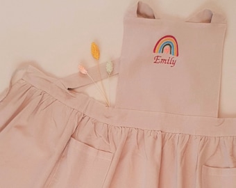 Tablier personnalisé pour enfants avec broderie nom * robe tablier * tablier en lin * 4-7 ans * cadeau enfant arc-en-ciel beige