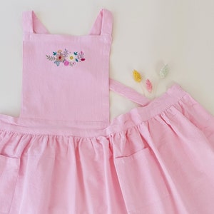 Apron children * Flower embroidery * Apron dress * Children's apron * Linen apron * 4-7 years * Personalizable with name